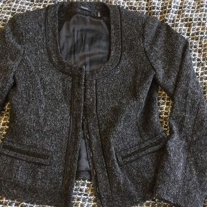 Tahari blazer w/black satin detailing US Size 4